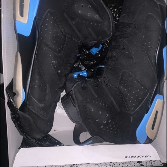 Men Jordan black n blue main image 5